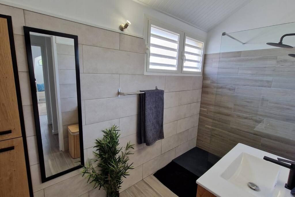 Appartement 500 Metres De La Plage A Gosier Ле Госие Екстериор снимка